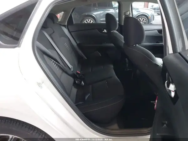 3KPF34AD0KE016445 2019 KIA FORTE - Image 8
