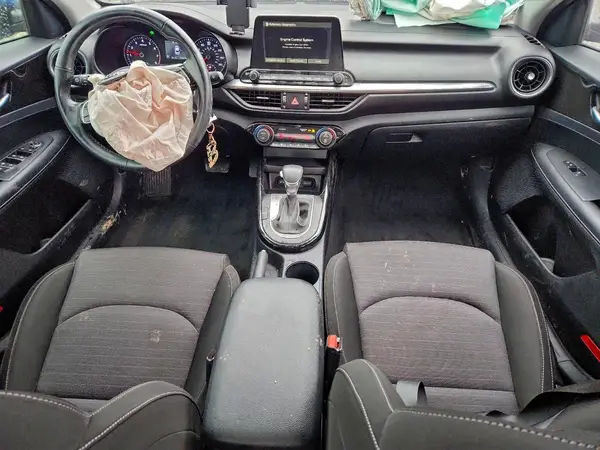 3KPF34AD0KE017370 2019 KIA FORTE - Image 8