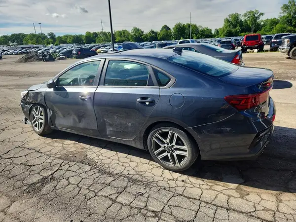3KPF34AD0KE018132 2019 KIA FORTE - Image 2