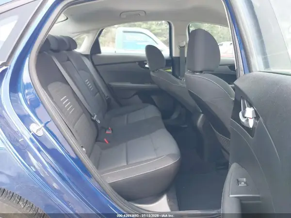 3KPF34AD0KE018373 2019 KIA FORTE - Image 8