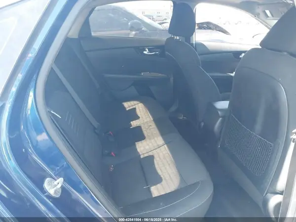 3KPF34AD0KE022794 2019 KIA FORTE - Image 8