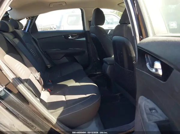 3KPF34AD0KE026442 2019 KIA FORTE - Image 8