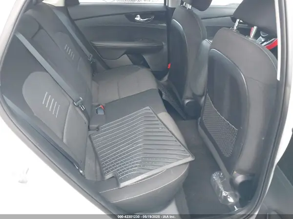 3KPF34AD0KE027350 2019 KIA FORTE - Image 8