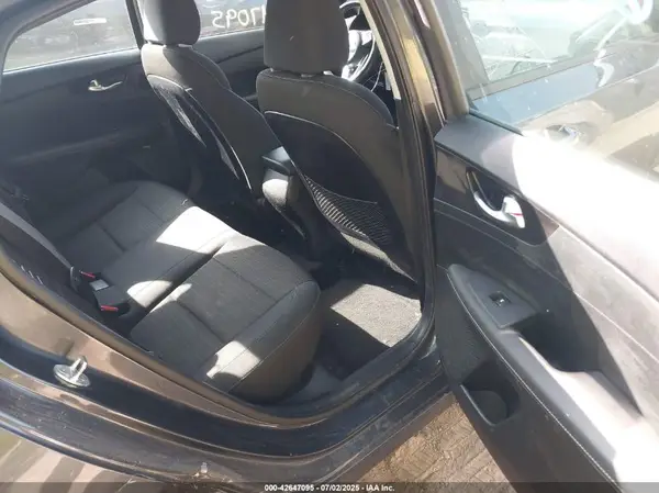 3KPF34AD0KE031415 2019 KIA FORTE - Image 8