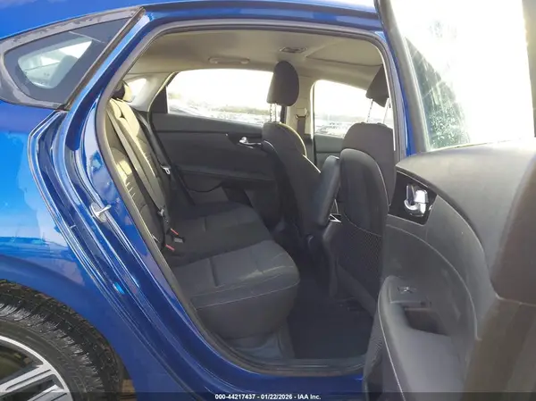 3KPF34AD0KE037733 2019 KIA FORTE - Image 8