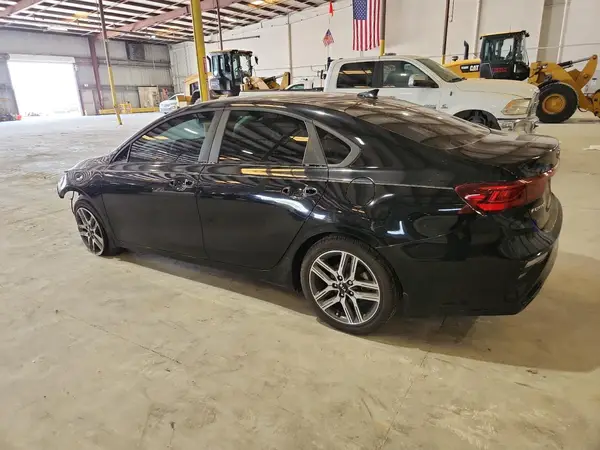 3KPF34AD0KE040888 2019 KIA FORTE - Image 2