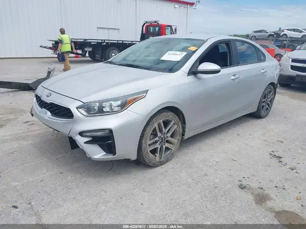3KPF34AD0KE042219 2019 KIA FORTE - Image 2