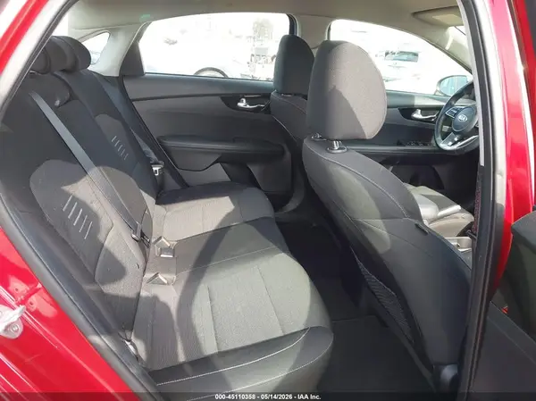 3KPF34AD0KE043645 2019 KIA FORTE - Image 8