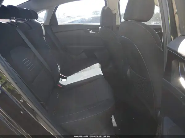 3KPF34AD0KE044293 2019 KIA FORTE - Image 8
