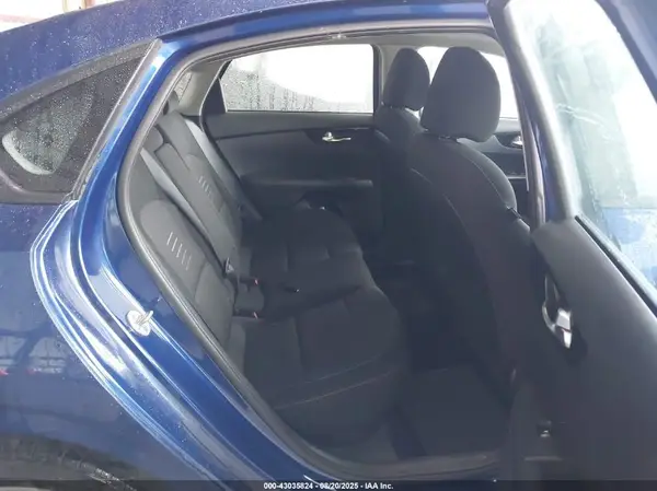 3KPF34AD0KE048098 2019 KIA FORTE - Image 8