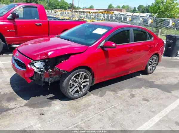 3KPF34AD0KE063779 2019 KIA FORTE - Image 2