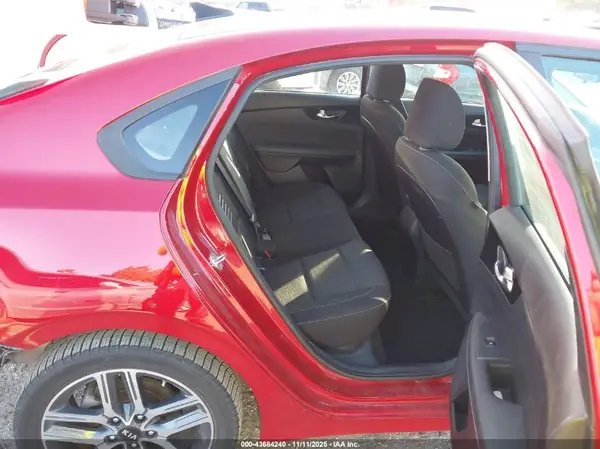 3KPF34AD0KE066567 2019 KIA FORTE - Image 8