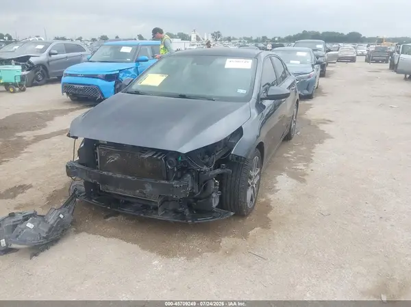 3KPF34AD0KE067444 2019 KIA FORTE - Image 2