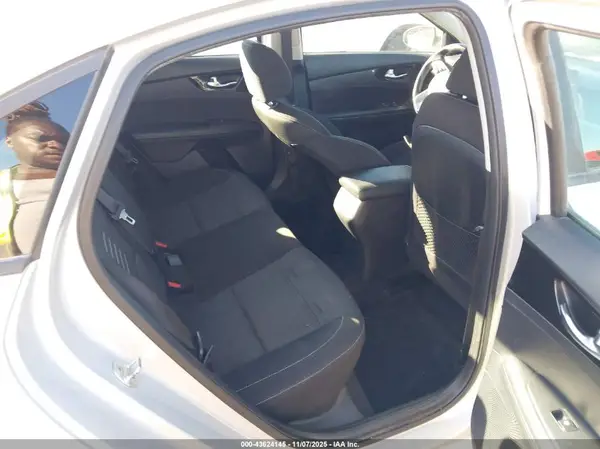 3KPF34AD0KE094417 2019 KIA FORTE - Image 8