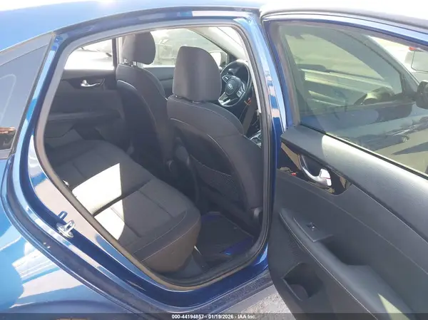 3KPF34AD0KE106078 2019 KIA FORTE - Image 8