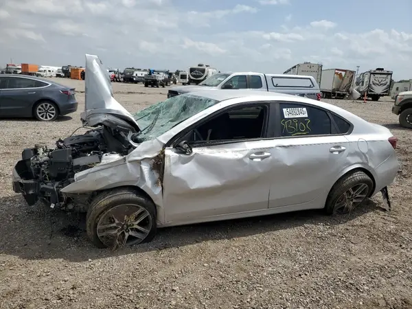 3KPF34AD0KE108526 2019 KIA FORTE - Image 1