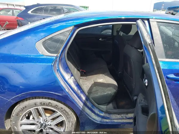 3KPF34AD0KE110647 2019 KIA FORTE - Image 8