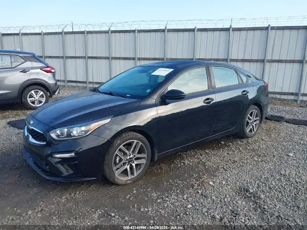 3KPF34AD0KE110678 2019 KIA FORTE - Image 2