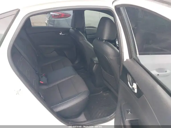 3KPF34AD0ME328249 2021 KIA FORTE - Image 8