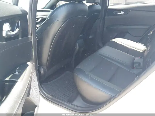 3KPF34AD0ME365138 2021 KIA FORTE - Image 8