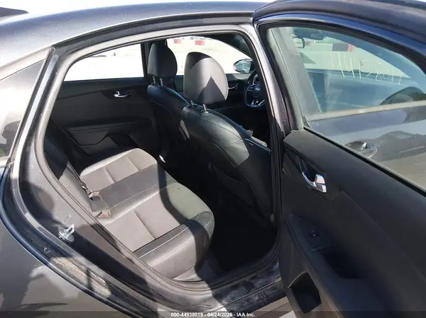 3KPF34AD0ME376401 2021 KIA FORTE - Image 8