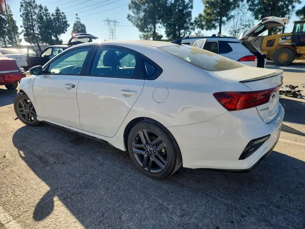 3KPF34AD0ME415133 2021 KIA FORTE - Image 2