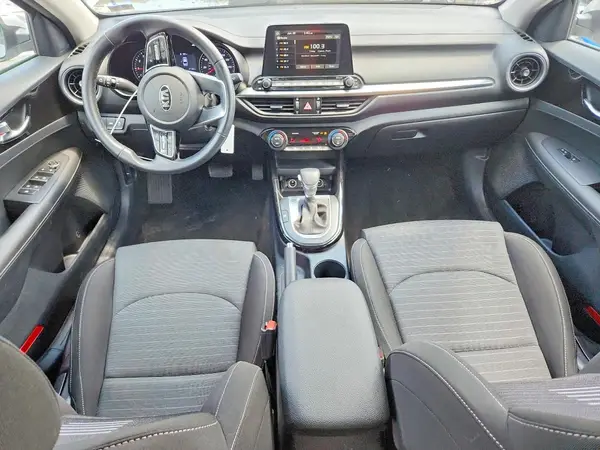 3KPF34AD1KE012856 2019 KIA FORTE - Image 8