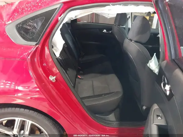 3KPF34AD1KE013828 2019 KIA FORTE - Image 8