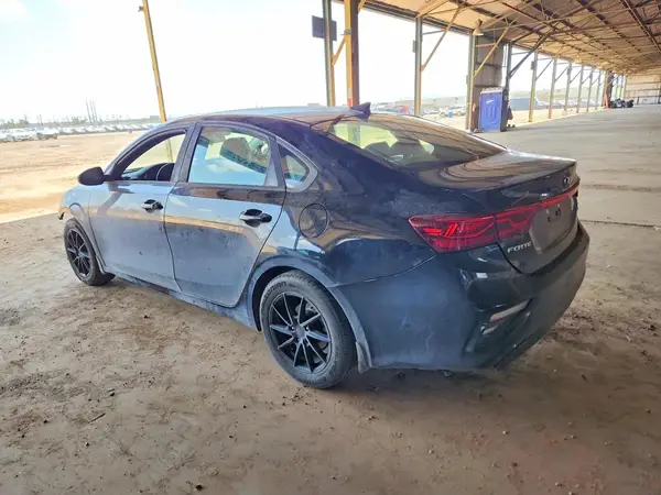 3KPF34AD1KE017216 2019 KIA FORTE - Image 2