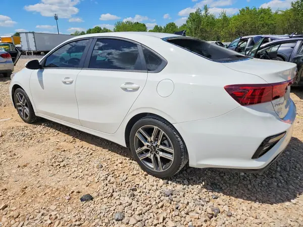 3KPF34AD1KE017636 2019 KIA FORTE - Image 2
