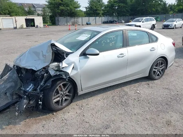 3KPF34AD1KE020682 2019 KIA FORTE - Image 2