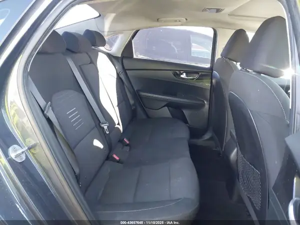 3KPF34AD1KE021007 2019 KIA FORTE - Image 8