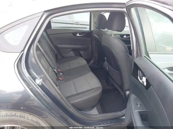 3KPF34AD1KE022139 2019 KIA FORTE - Image 8