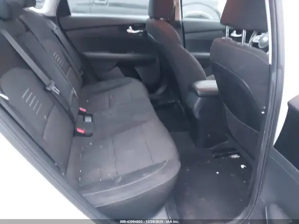 3KPF34AD1KE022402 2019 KIA FORTE - Image 8