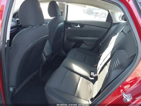 3KPF34AD1KE026269 2019 KIA FORTE - Image 8
