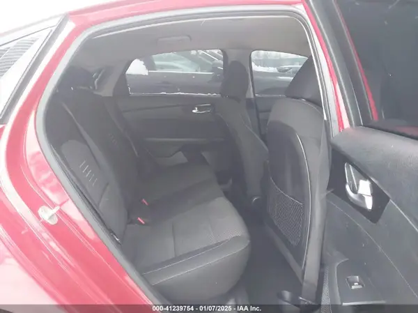 3KPF34AD1KE028622 2019 KIA FORTE - Image 8
