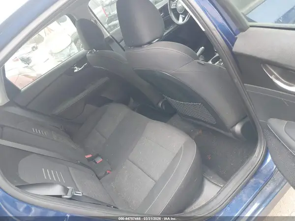 3KPF34AD1KE035490 2019 KIA FORTE - Image 8