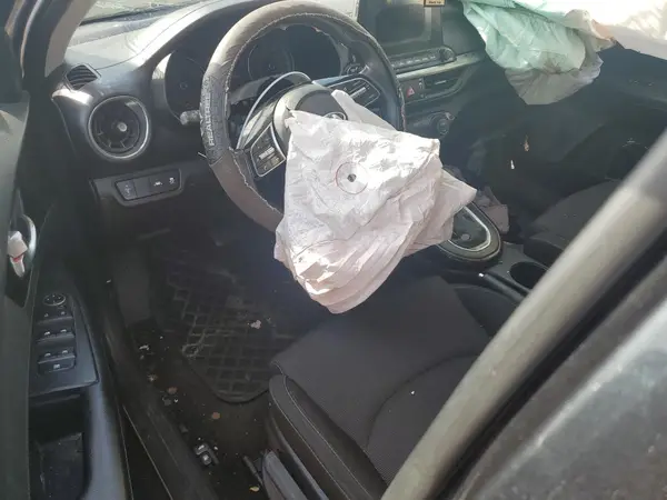 3KPF34AD1KE037711 2019 KIA FORTE - Image 8