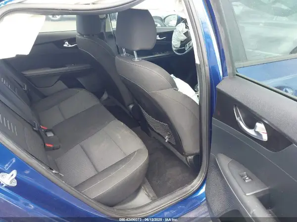 3KPF34AD1KE042987 2019 KIA FORTE - Image 8
