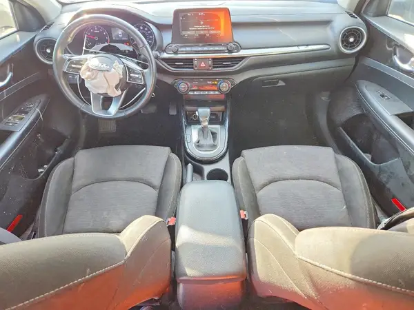 3KPF34AD1KE049700 2019 KIA FORTE - Image 8