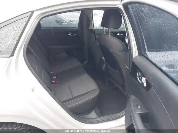 3KPF34AD1KE069994 2019 KIA FORTE - Image 8