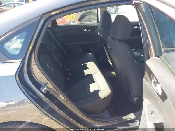 3KPF34AD1KE070594 2019 KIA FORTE - Image 8