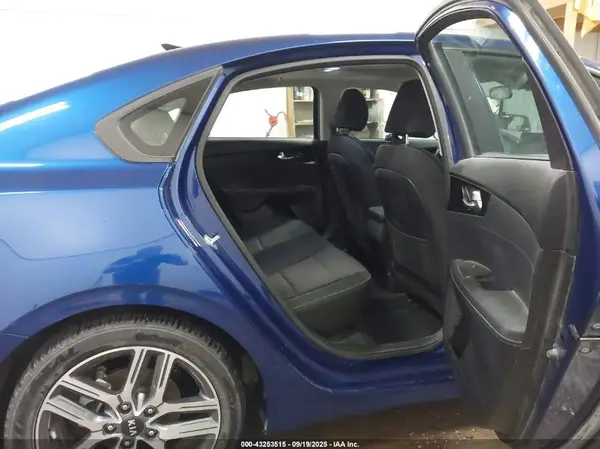 3KPF34AD1KE089596 2019 KIA FORTE - Image 8