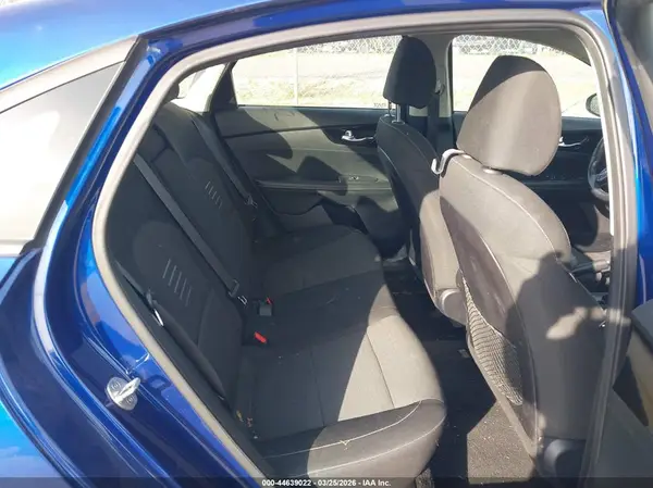3KPF34AD1KE123942 2019 KIA FORTE - Image 8