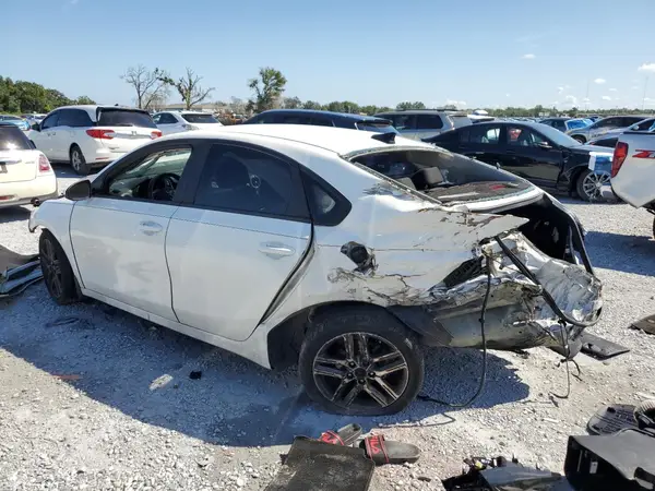 3KPF34AD1KE127277 2019 KIA FORTE - Image 2