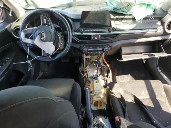 3KPF34AD1KE127277 2019 KIA FORTE - Image 8