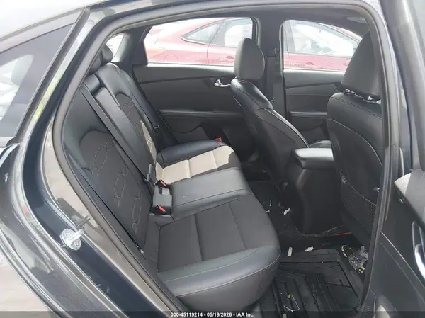 3KPF34AD1LE261675 2020 KIA FORTE - Image 8