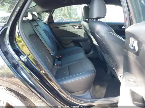 3KPF34AD1ME265596 2021 KIA FORTE - Image 8