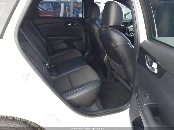 3KPF34AD1ME301495 2021 KIA FORTE - Image 8