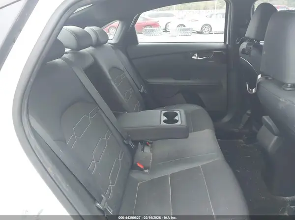 3KPF34AD1ME368002 2021 KIA FORTE - Image 8
